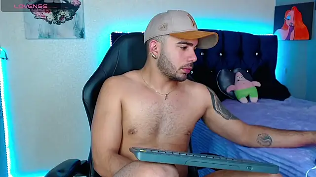 adamhairy online show from April 22, 7:29 pm