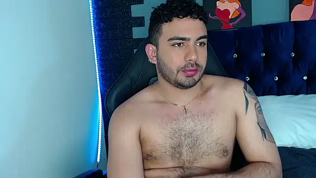 Snapshot of adamhairy chatting on September 23, 8:19 pm adamhairy online show from September 23, 8:19 pm