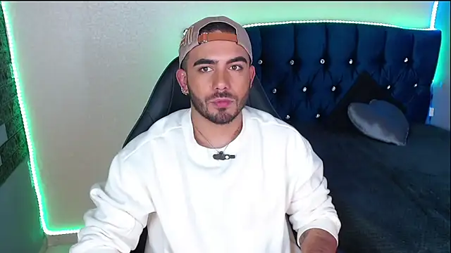 adamhairy online show from February 17, 10:30 pm