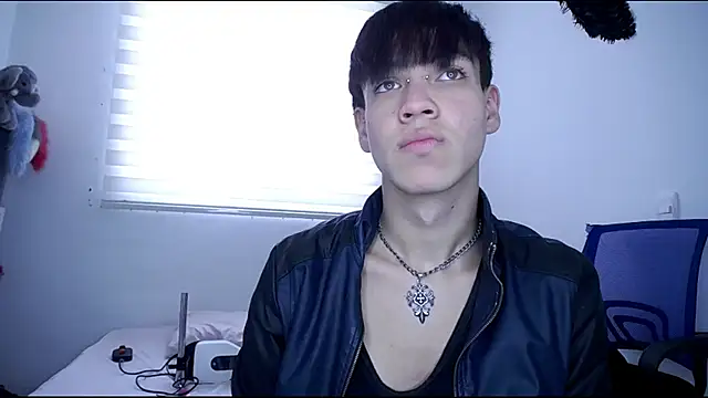 Snapshot of lucky_stricke chatting on October 7, 8:02 pm lucky stricke online show from October 7, 8:02 pm