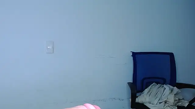 Snapshot of lucky_stricke chatting on September 29, 10:05 pm lucky stricke online show from September 29, 10:05 pm