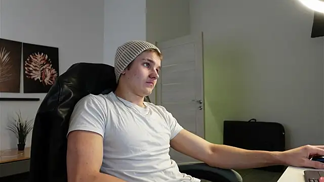 Snapshot of Mark_Karson chatting on October 14, 7:26 am Mark Karson online show from October 14, 7:26 am