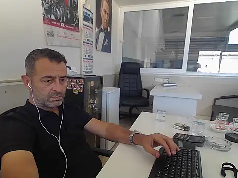 Snapshot of rafasilva3535 chatting on September 18, 1:57 pm rafasilva3535 online show from September 18, 1:57 pm