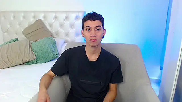 yulian vasquez online show from February 20, 7:15 pm