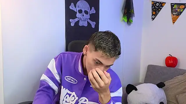 yulian vasquez online show from October 15, 12:35 pm