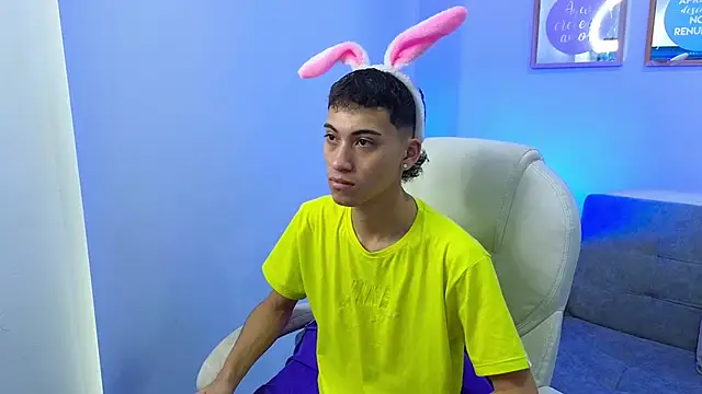 Snapshot of yulian_vasquez chatting on September 14, 12:18 pm yulian vasquez online show from September 14, 12:18 pm