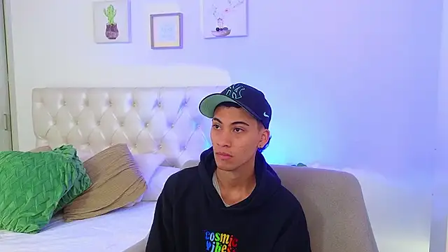 yulian vasquez online show from February 3, 12:21 pm