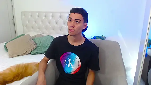 yulian vasquez online show from February 12, 7:31 pm