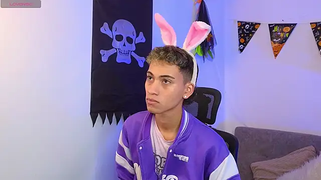 yulian vasquez online show from October 21, 12:30 pm