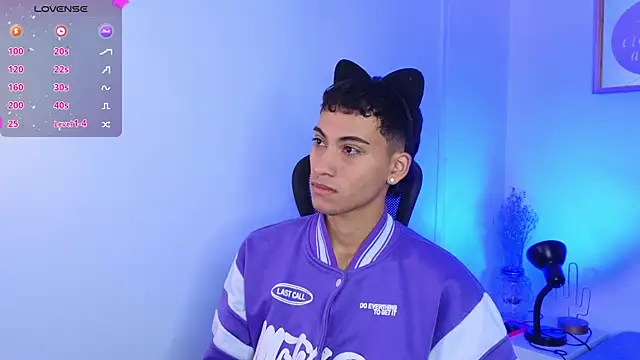 Snapshot of yulian_vasquez chatting on September 19, 12:49 pm yulian vasquez online show from September 19, 12:49 pm