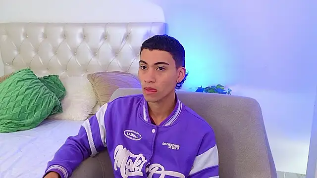 yulian vasquez online show from February 9, 12:32 pm