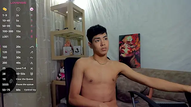 LoganTwink18 online show from March 25, 1:59 pm