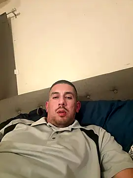 Snapshot of himNIGuys chatting on October 24, 3:52 am himNIGuys online show from October 24, 3:52 am