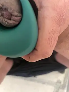 adam69uk online show from March 21, 3:16 pm