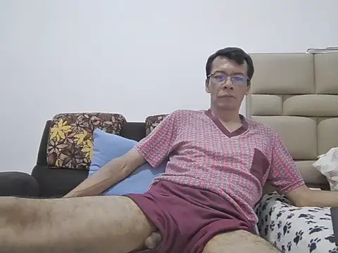 skinnylatino51 online show from May 17, 12:19 am