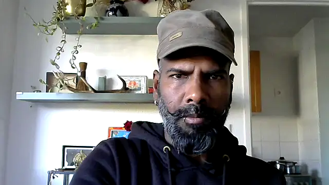 Snapshot of frenchblackc31 chatting on September 17, 6:47 am frenchblackc31 online show from September 17, 6:47 am