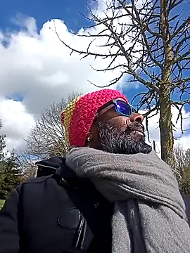 frenchblackc31 online show from March 14, 12:23 pm