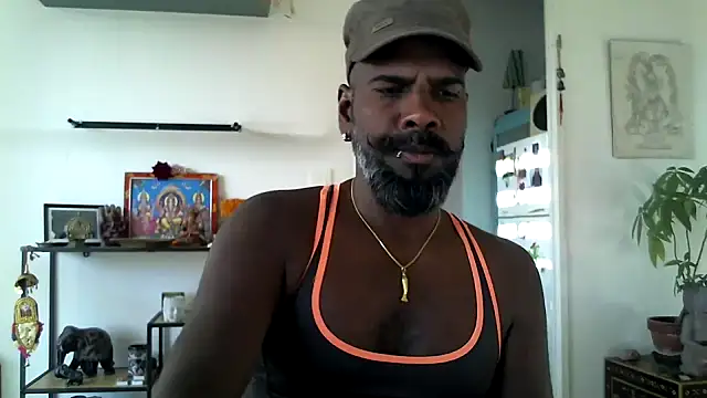 frenchblackc31 online show from October 14, 3:52 pm