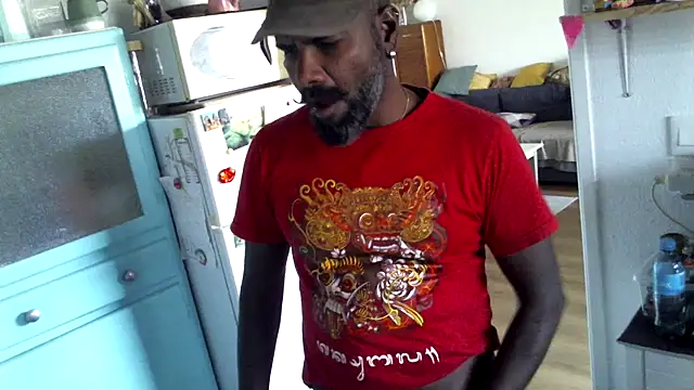 Snapshot of frenchblackc31 chatting on September 10, 7:40 am frenchblackc31 online show from September 10, 7:40 am