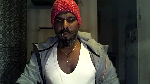 frenchblackc31 online show from October 13, 4:51 am