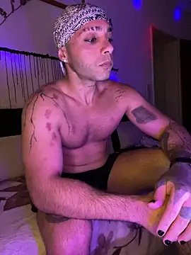 1Richrichard1 online show from June 12, 6:49 pm