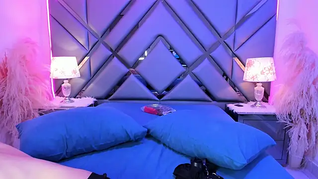 Milan LewisS online show from February 20, 12:51 pm