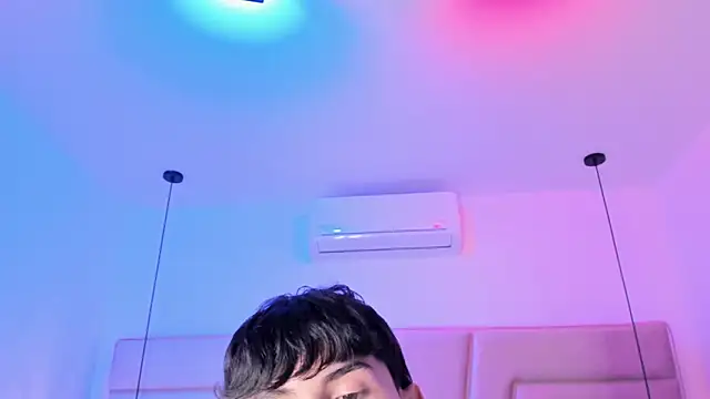 Milan LewisS online show from May 23, 12:32 pm