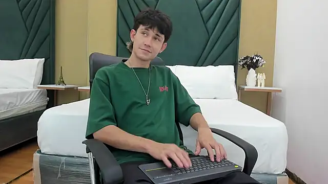 Michael blue online show from March 18, 7:50 pm