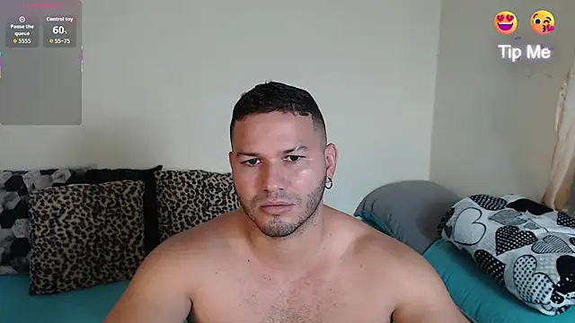 Snapshot of Tim_mz01 chatting on October 13, 9:54 pm Tim mz01 online show from October 13, 9:54 pm