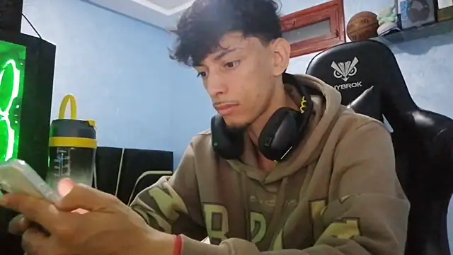 Dark DesireX online show from February 16, 2:15 pm