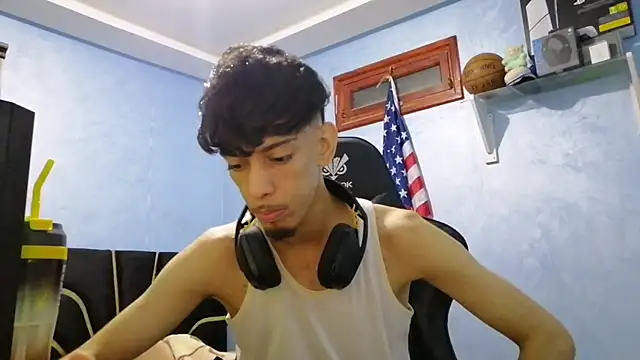 Snapshot of Dark_DesireX chatting on October 20, 4:11 pm Dark DesireX online show from October 20, 4:11 pm