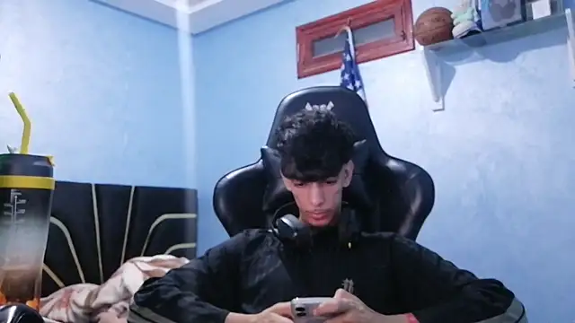 Snapshot of Dark_DesireX chatting on October 17, 9:52 pm Dark DesireX online show from October 17, 9:52 pm