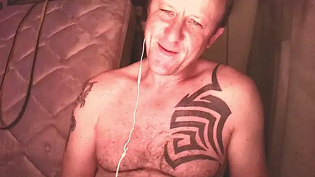 Yournaughty online show from May 21, 4:41 am