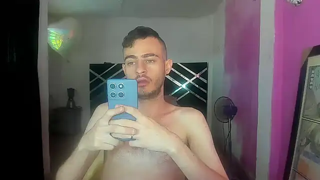 bigcockwhite777 online show from March 24, 8:02 pm