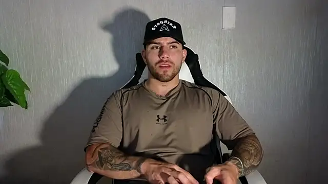 Snapshot of Ades_Lowe chatting on September 25, 12:59 pm Ades Lowe online show from September 25, 12:59 pm