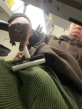 Oqui online show from April 6, 8:20 pm