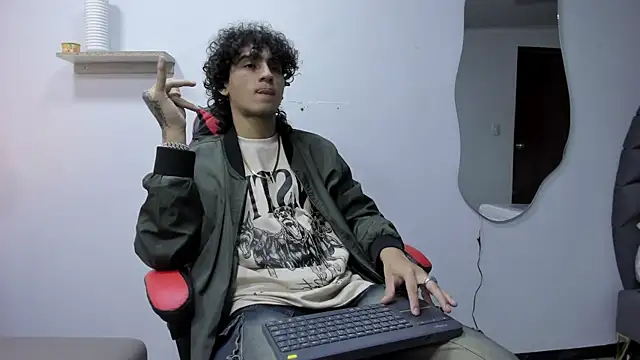 Snapshot of JackesTaylor chatting on October 20, 5:11 am JackesTaylor online show from October 20, 5:11 am