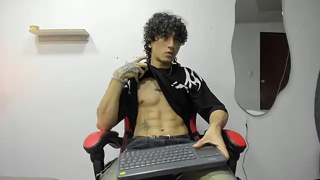 Snapshot of JackesTaylor chatting on October 23, 5:00 am JackesTaylor online show from October 23, 5:00 am