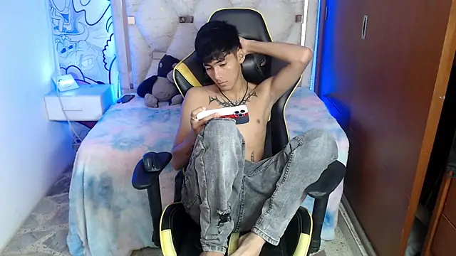 yiisu  online show from November 11, 12:32 pm