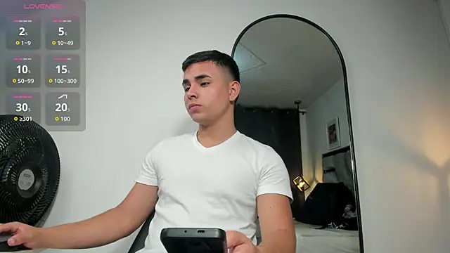 lianfox  online show from May 18, 12:55 pm