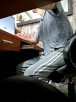 Snapshot of moorejhosua chatting on October 30, 8:32 pm moorejhosua online show from October 30, 8:32 pm