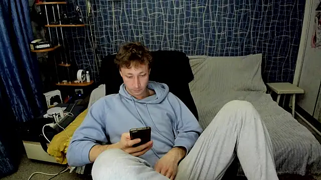 CuteBoy228 online show from May 15, 9:12 pm