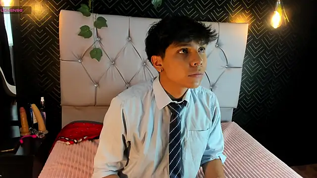 Snapshot of Thiago_Kozak chatting on October 7, 12:20 pm Thiago Kozak online show from October 7, 12:20 pm