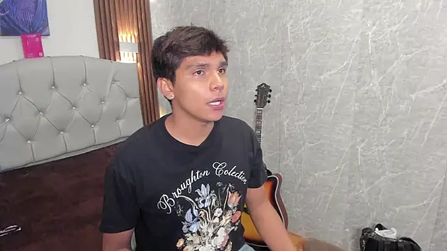 Thiago Kozak online show from June 8, 7:37 pm