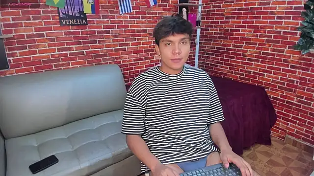 Thiago Kozak online show from June 29, 1:22 pm