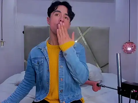 BryCams3 online show from October 25, 4:58 am