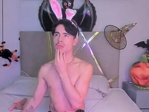 BryCams3 online show from October 24, 4:47 am