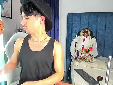 BryCams3 online show from November 1, 6:17 am