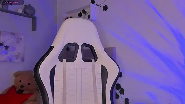 Thomas wil online show from April 21, 12:46 am