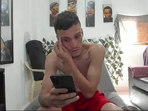 Latins Boss online show from April 22, 7:18 pm